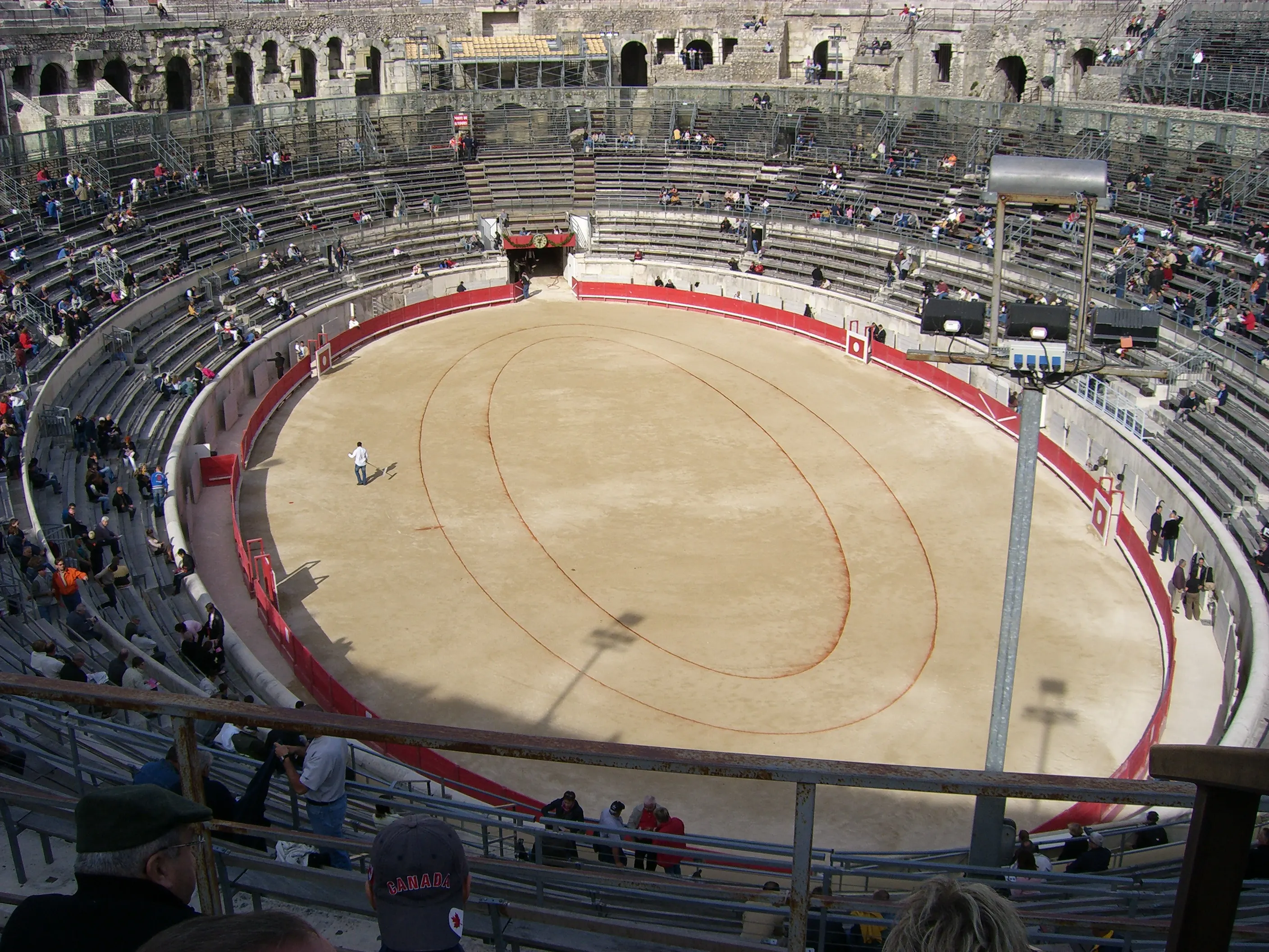 2006 Jun - Audience entry the Arène de Nîmes - Nîmes